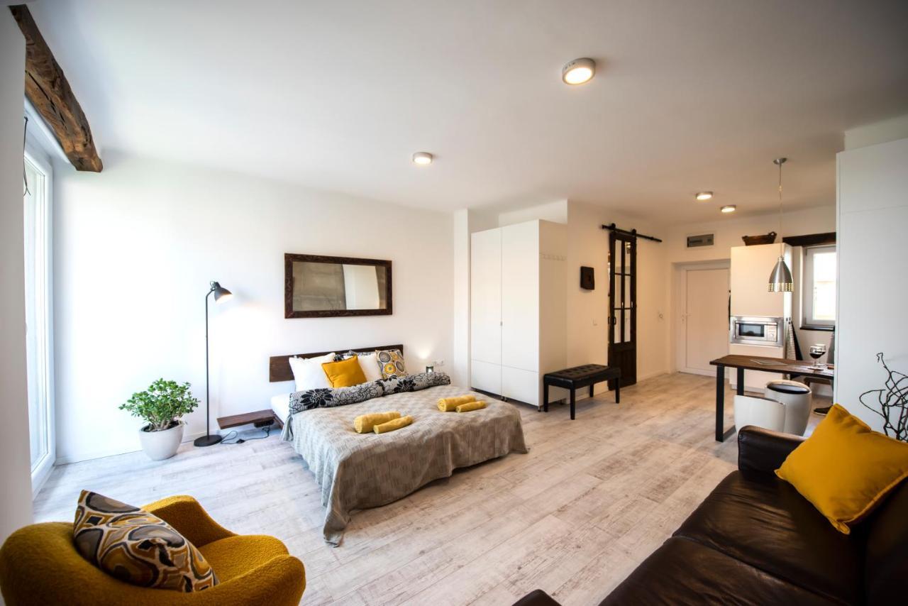 佩奇Loft Apartman公寓 外观 照片
